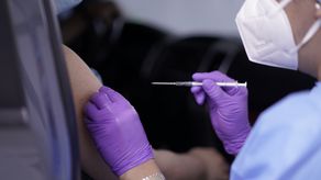 OMS: solo con dosis de refuerzo no se frenará la aparición de nuevas variantes