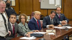 Donald Trump, candidato a las presidenciales de 2024, está acusado de poner en peligro la seguridad de su país