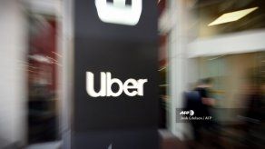 California sanciona ley que convierte en empleados a conductores de Uber y Lyft