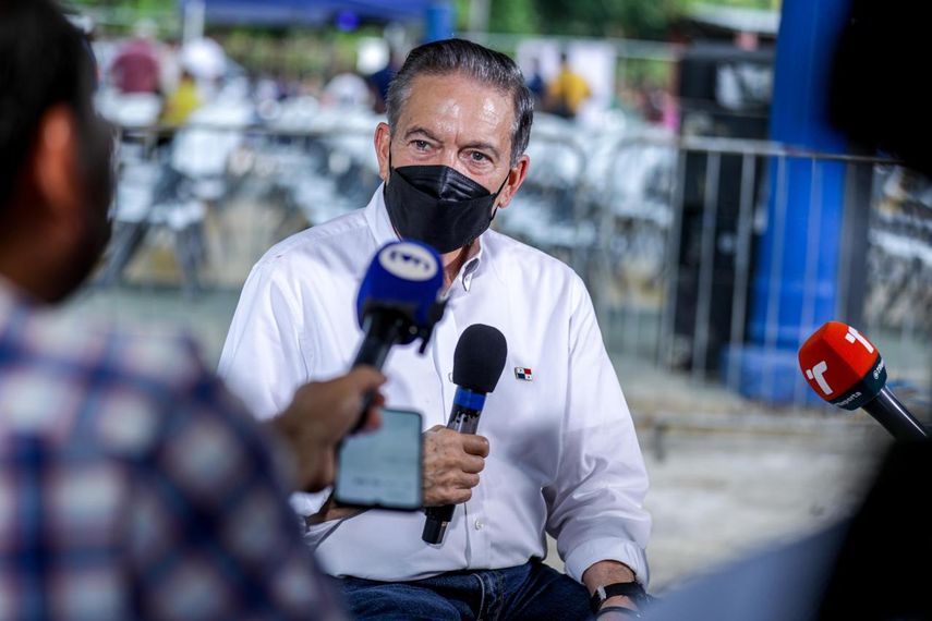 El Presidente Nito Cortizo se mostró a favor de la candidatura de José Raúl Mulino como sustituto de Ricardo Martinelli para las elecciones del 5 de mayo. El Presidente Nito Cortizo se mostró a favor de la candidatura de José Raúl Mulino como sustituto de Ricardo Martinelli para las elecciones del 5 de mayo.