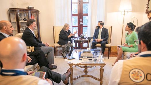 Observadores electorales de la OEA se reunieron con Cortizo