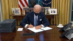 Biden aumenta ayudas ante crisis alimentaria que afecta a millones de estadounidenses