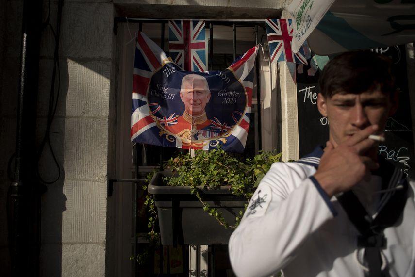 Coronación de Carlos III reaviva llamamientos sudafricanos.