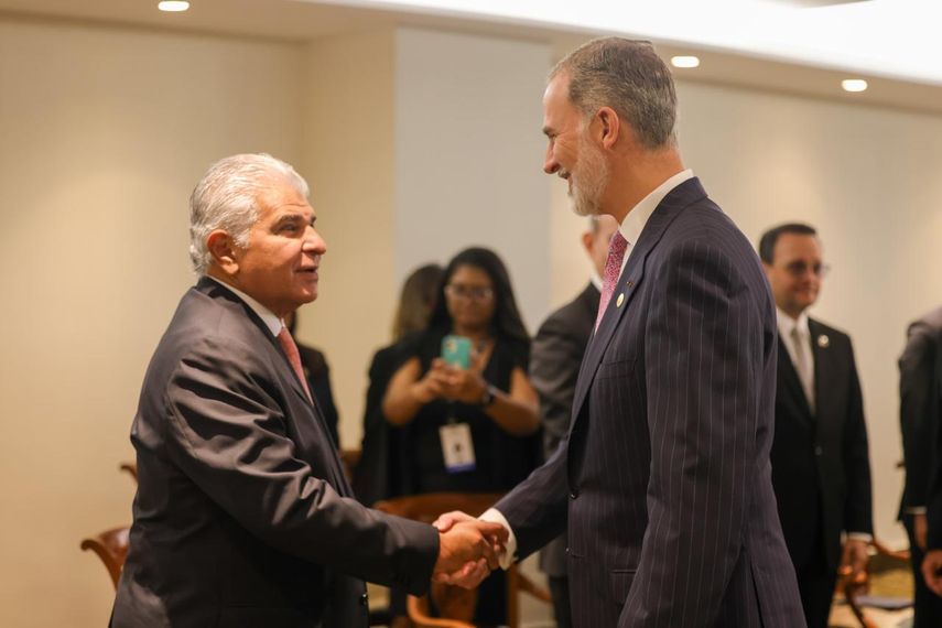 Rey de España y Gustavo Petro, el foco entre los asistentes a la investidura del presidente de Panamá