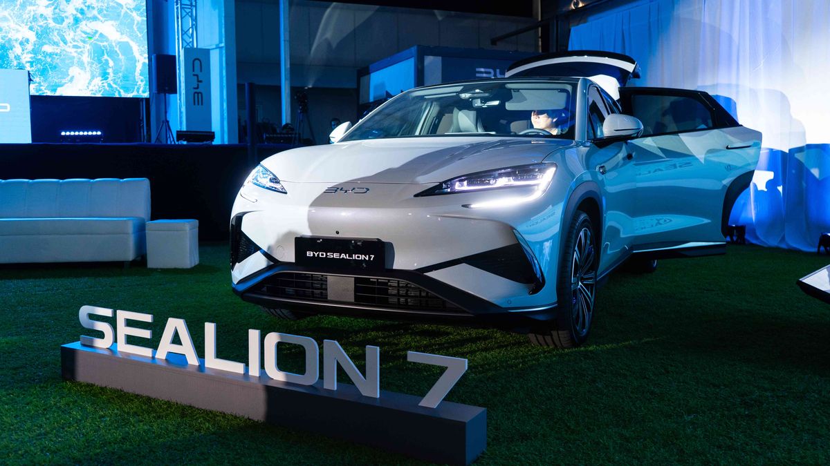 Comienza una nueva etapa para BYD en Panamá. Cofiño, grupo automotriz con más de 80 años de trayectoria en la región, asume con entusiasmo el compromiso de acompañar y fortalecer la operación de la marca en el país. Combinando la innovación tecnológica de BYD con su experiencia, presencia consolidada en Centroamérica y un enfoque permanente en la excelencia del servicio. Comienza una nueva etapa para BYD en Panamá. Cofiño, grupo automotriz con más de 80 años de trayectoria en la región, asume con entusiasmo el compromiso de acompañar y fortalecer la operación de la marca en el país. Combinando la innovación tecnológica de BYD con su experiencia, presencia consolidada en Centroamérica y un enfoque permanente en la excelencia del servicio.