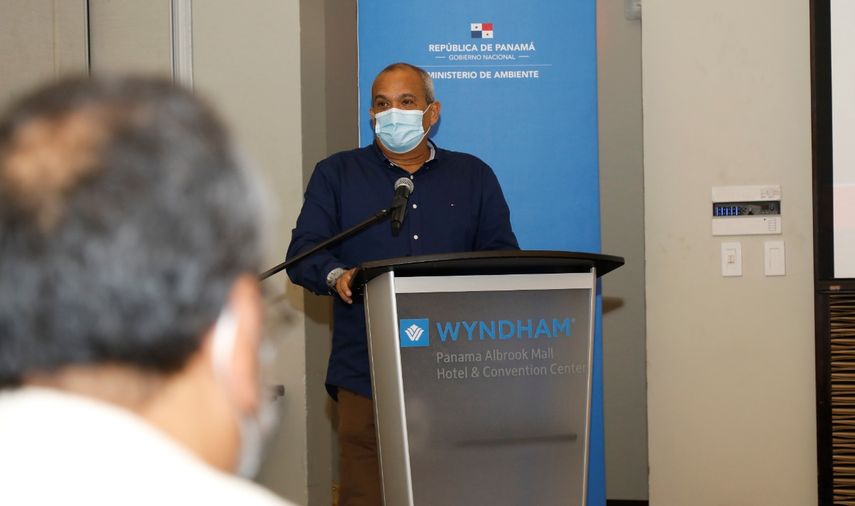 Panamá lanza aplicación que demostrará restauración forestal. Milceades Concepción, Ministro de Ambiente