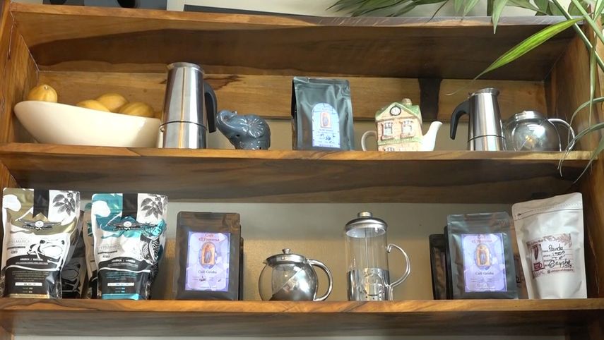 Además del café y la exhibición de arte en el local en Boquete