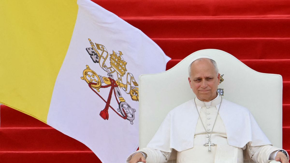 El papa León XIV no necesita tratamiento tras la operación a la que fue sometido la semana pasada para extirparle un tumor canceroso del pulmón, indicaron sus médicos este miércoles. El papa León XIV no necesita tratamiento tras la operación a la que fue sometido la semana pasada para extirparle un tumor canceroso del pulmón, indicaron sus médicos este miércoles.