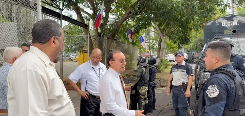 La Policía Nacional pide la intervención del rector de la UP, Eduardo Flores. La Policía Nacional pide la intervención del rector de la UP, Eduardo Flores.