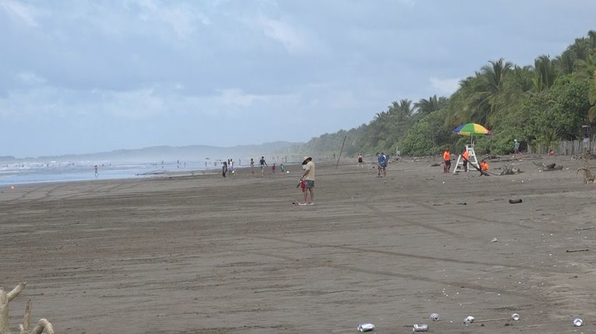 Defensoría da seguimiento a cobro ilegal en playas.