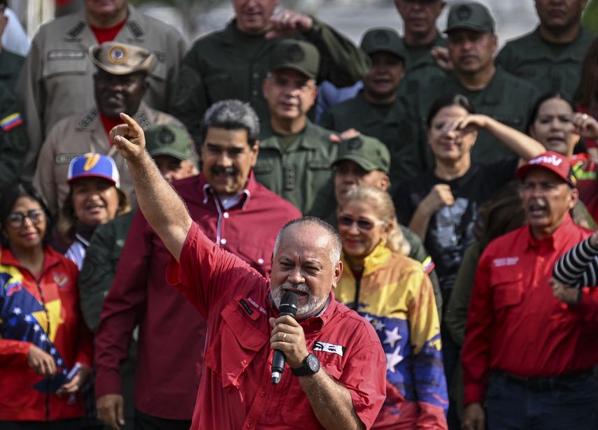 Diosdado Cabello contra la Unión Europea: "No tiene nada que enseñarnos de elecciones". Diosdado Cabello contra la Unión Europea: "No tiene nada que enseñarnos de elecciones".