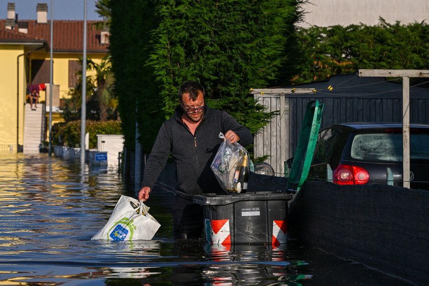 Más de 23 mil personas aún desplazadas tras inundaciones en Italia.