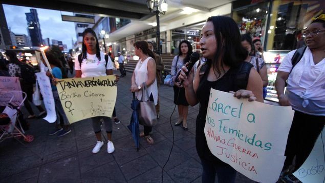 Panameñas se unen a protesta internacional contra violencia machista