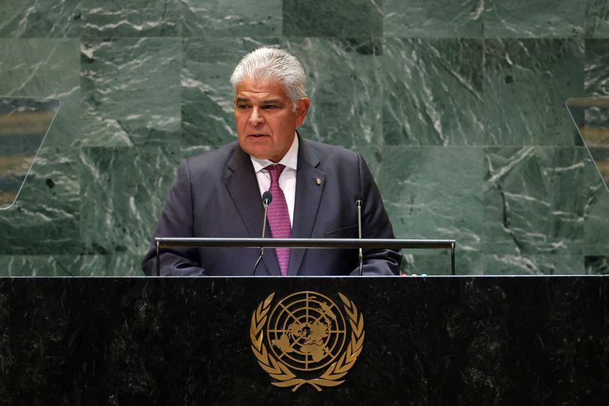 El secretario general de la Organización de las Naciones Unidas (ONU), António Guterres, sostuvo hoy una reunión con el presidente de la República de Panamá, José Raúl Mulino, en la cual estuvo presente el Canciller Javier Martínez-Acha Vásquez. El secretario general de la Organización de las Naciones Unidas (ONU), António Guterres, sostuvo hoy una reunión con el presidente de la República de Panamá, José Raúl Mulino, en la cual estuvo presente el Canciller Javier Martínez-Acha Vásquez.