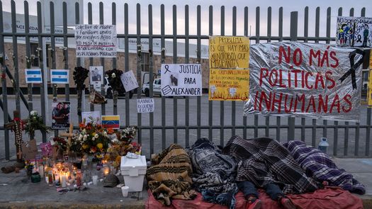 México: procesan a jefe de migración por 40 muertos en fuego