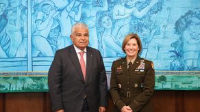 Jefa del Comando Sur se reúne con Mulino para fortalecer tema de seguridad