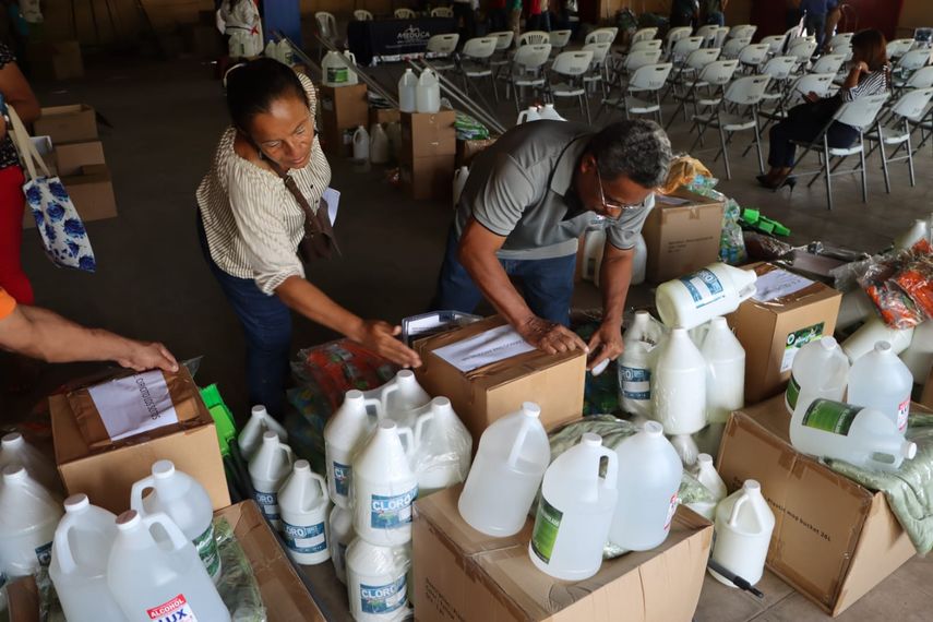 Capira: Escuelas reciben insumos de bioseguridad y limpieza.