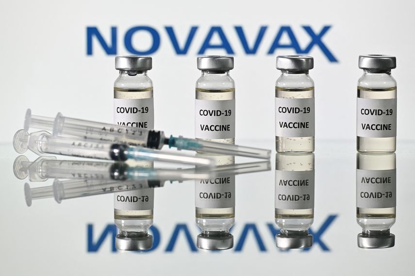 Vacuna de Novavax espera aprobación de regulador de UE