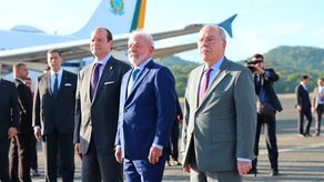 Lula Da Silva fue recibido por el canciller de Panamá.