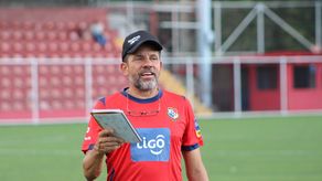 Mike Stump, técnico del equipo nacional Sub-17 que participará en la Copa del Mundo de la categoría.