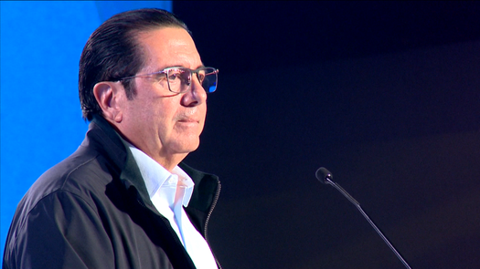 UNE, es la nueva fuerza político que busca alcanzar a convertirse en partido de la mano del expresidente, Martín Torrijos. UNE, es la nueva fuerza político que busca alcanzar a convertirse en partido de la mano del expresidente, Martín Torrijos.