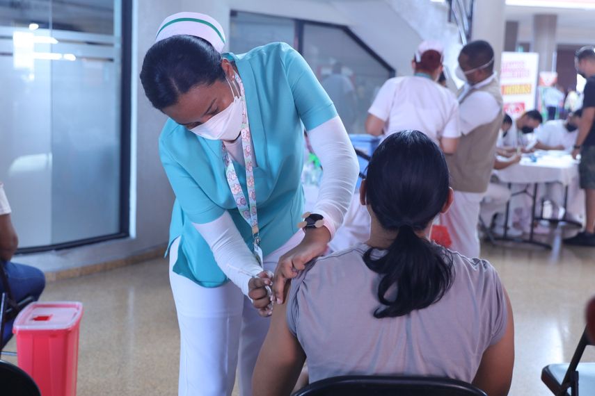 Minsa confirmó que, durante la semana epidemiológica No. 1 de 2024, correspondiente del domingo 31 de diciembre de 2023 al sábado 6 de enero de 2024, se confirmaron 2,680 nuevos casos positivos de Covid. Minsa confirmó que, durante la semana epidemiológica No. 1 de 2024, correspondiente del domingo 31 de diciembre de 2023 al sábado 6 de enero de 2024, se confirmaron 2,680 nuevos casos positivos de Covid.