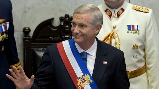 El abogado ultraconservador José Antonio Kast asumió el miércoles la presidencia de Chile y se convirtió en el mandatario de derecha más radical en el país desde la dictadura de Augusto Pinochet. El abogado ultraconservador José Antonio Kast asumió el miércoles la presidencia de Chile y se convirtió en el mandatario de derecha más radical en el país desde la dictadura de Augusto Pinochet.
