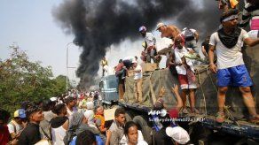 Ayuda humanitaria para Venezuela se repliega tras violento bloqueo de militares
