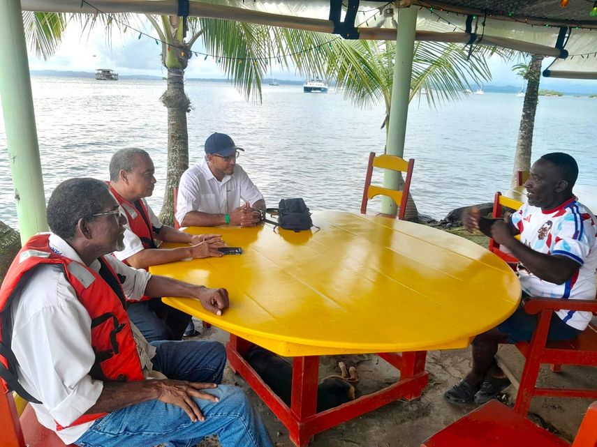 La Autoridad Marítima de Panamá (AMP) sostuvo un encuentro estratégico con los propietarios de marinas en Bocas del Toro, con el objetivo de agilizar los trámites marítimos y fomentar la llegada de veleros, yates y megayates al país. La Autoridad Marítima de Panamá (AMP) sostuvo un encuentro estratégico con los propietarios de marinas en Bocas del Toro, con el objetivo de agilizar los trámites marítimos y fomentar la llegada de veleros, yates y megayates al país.