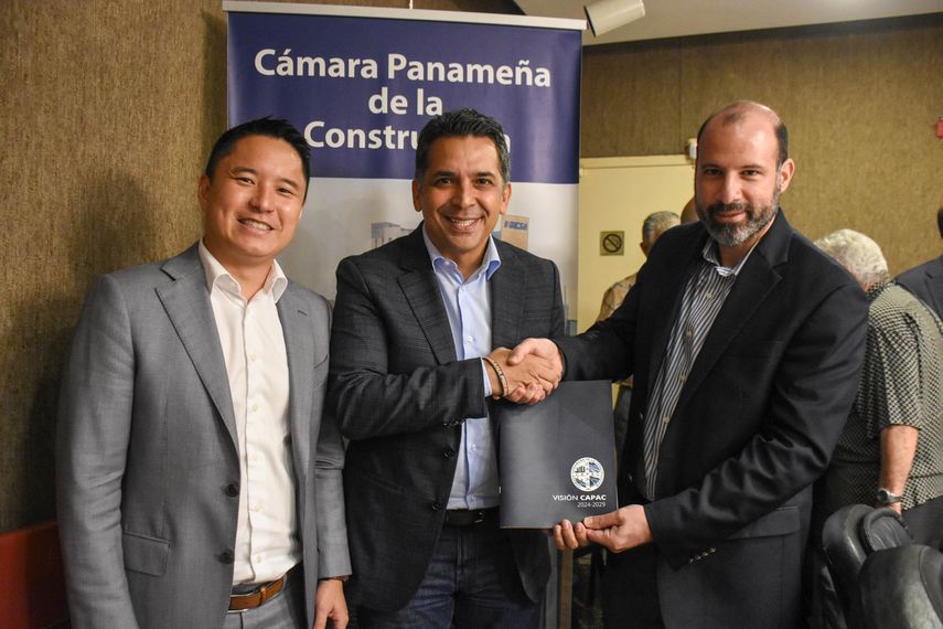 Capac presenta su lista de prioridades a Ricardo Lombana