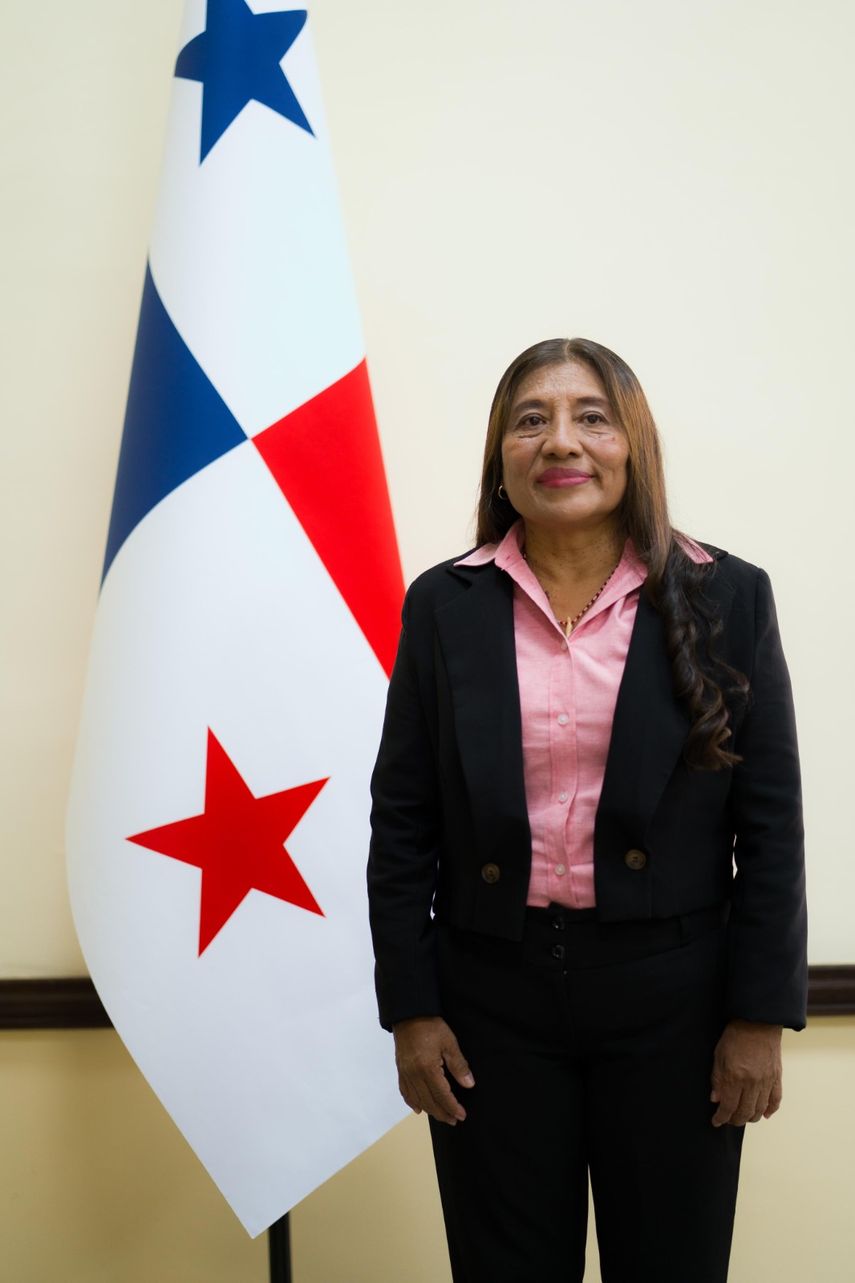 Mulino designó a Doris Bill Fábrega como nueva viceministra de Asuntos Indígenas. Mulino designó a Doris Bill Fábrega como nueva viceministra de Asuntos Indígenas.