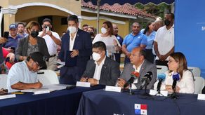 Clases reinician este martes tras acuerdo entre Meduca y docentes
