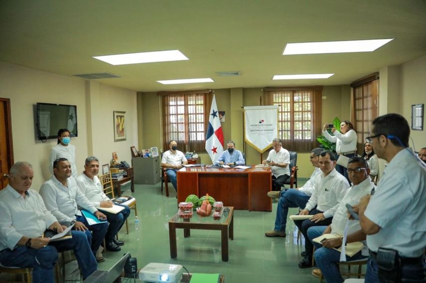 El presidente Cortizo felicitó a los productores de Tierras Altas por el impacto que tuvo ese primer debate presidencial por el Agro y que ya tienen fecha para el próximo debate que será el 27 de marzo de 2024.