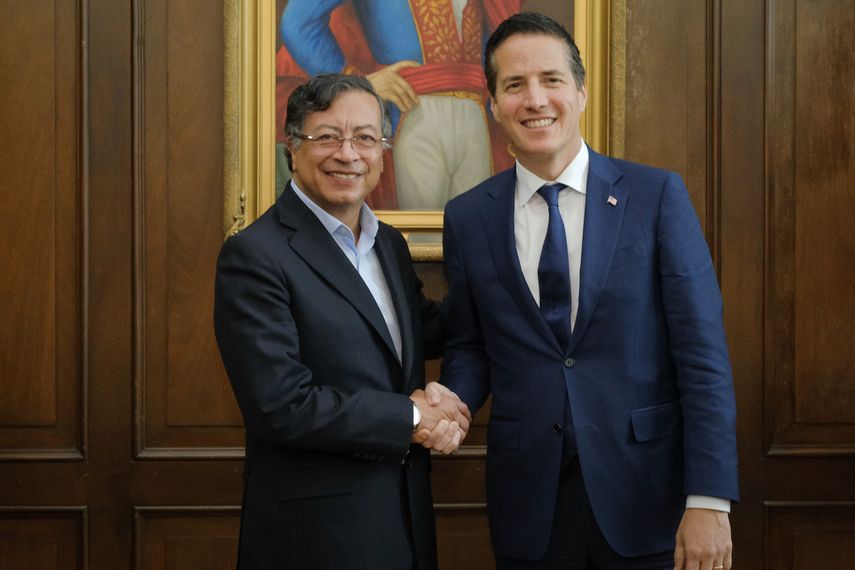 Senador de EEUU insta a Colombia a erradicar por completo la cocaína