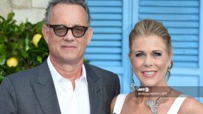 Tom Hanks y su esposa vuelven a EEUU tras contraer coronavirus