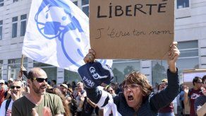 Franceses piden cese a supuesta dictadura sanitaria