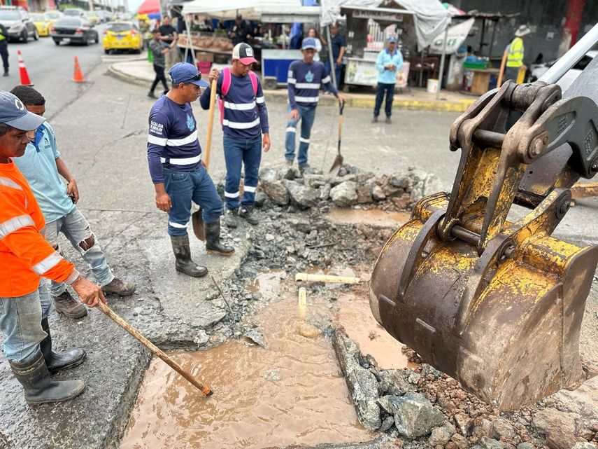 En Arraiján realizan reparación de la vía principal hacia Burunga y cabecera del distrito