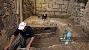 Hallan cavidades antiguas cerca del Muro de los lamentos en Jerusalén