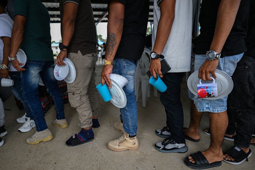 Exguerrilleros colombianos temen por su futuro ante la llegada al poder de De la Espriella