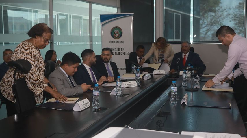 Comisión legislativa aprueba en primer debate modificaciones al régimen municipal