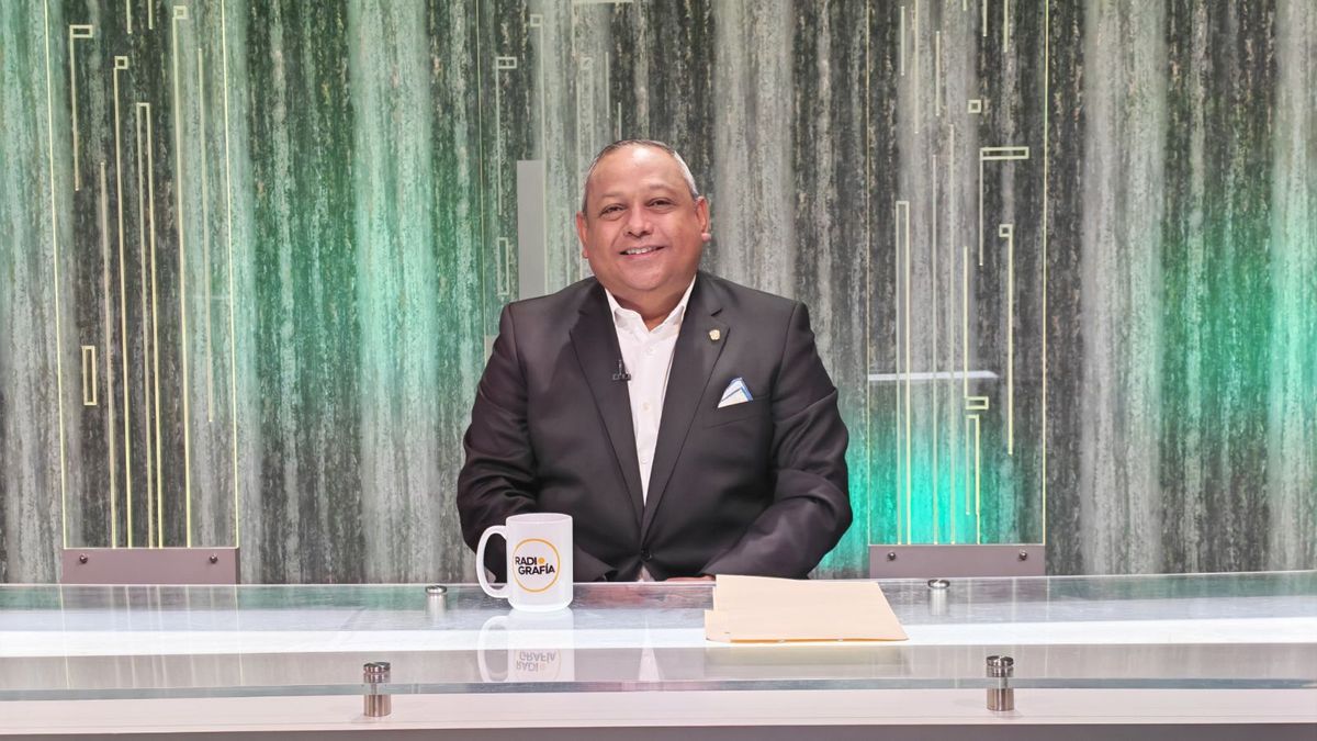 Raúl Pineda asegura que Juan Diego Vásquez negocia con Benicio Robinson y el PRD