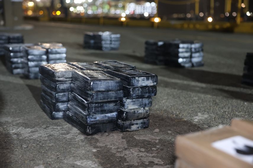 Panamá incauta cargamento de 245 paquetes de droga en el Pacífico