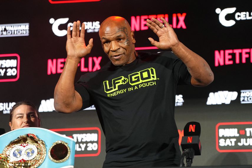 Mike Tyson dice sentirse al 100% tras ser atendido en un avión