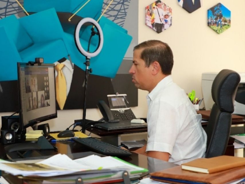 Farmacéuticos muestran avances a Subcomisión de Medicamentos