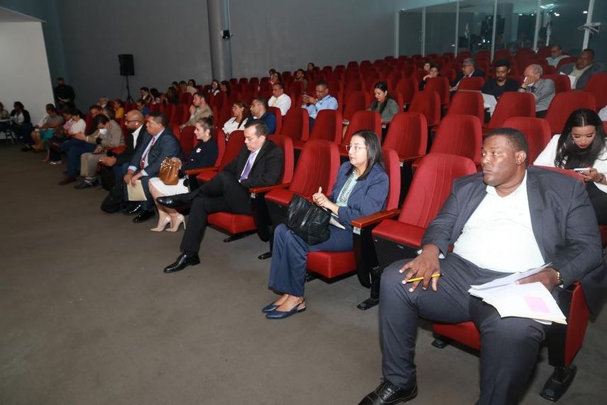 Asamblea analiza subir impuestos a bebidas alcohólicas.