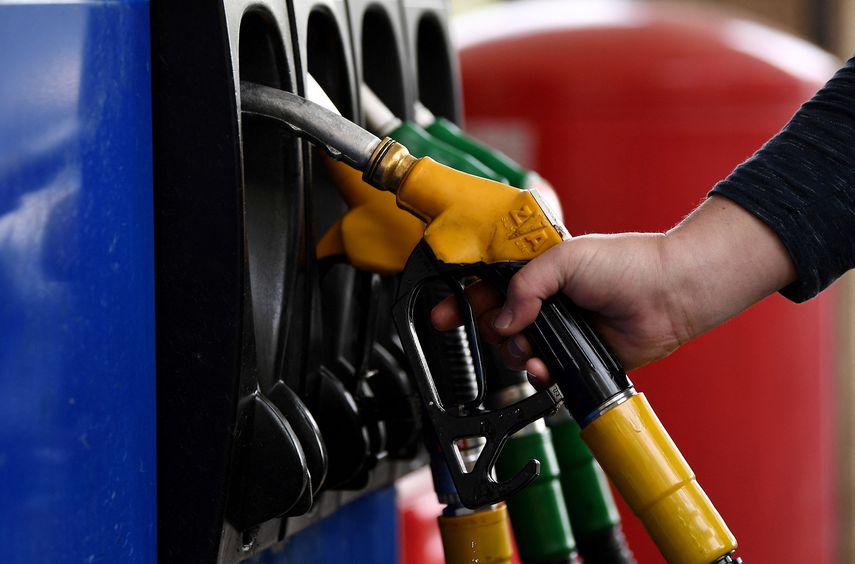 Precios de petróleo caen más de 5% por temor sobre demanda