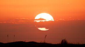 Una fuerte tormenta solar impactará la Tierra a partir del jueves