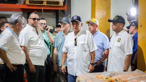 A pesar de las dificultades terrestres para el traslado de ayuda prioritaria a las familias de zonas más afectadas por el sismo, el presidente José Raúl Mulino garantizó que a partir del sábado inició la llegada alimentos del (IMA) hasta los hogares de comunidades en Herrera, Los Santos y Penonomé.