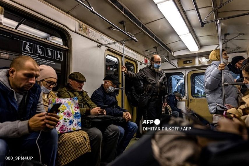  Moscú es "la primera ciudad del mundo en la que el sistema funciona a tal escala", con 241 estaciones de metro. 