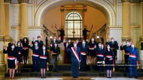Nuevo presidente de Perú designa gabinete encabezado por abogada feminista